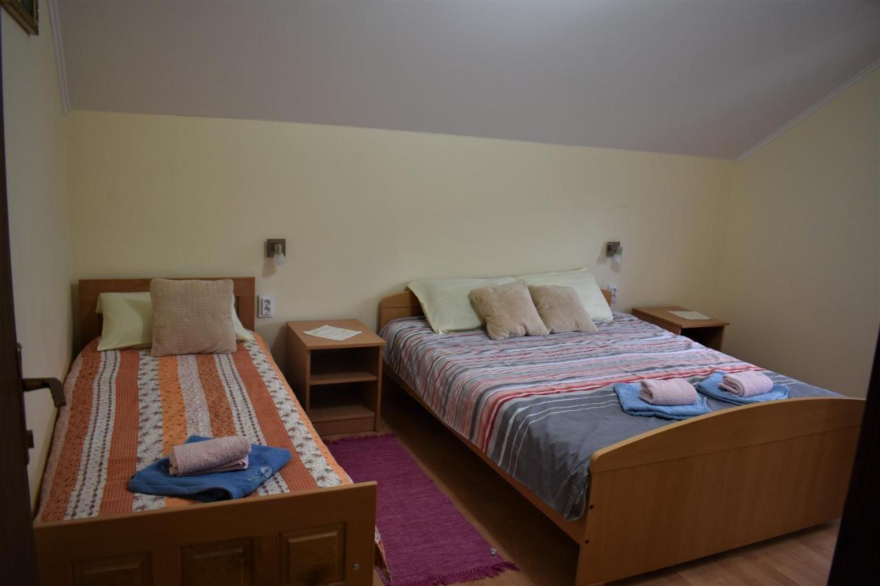 Apartments Sabljak Rakovica Exterior photo